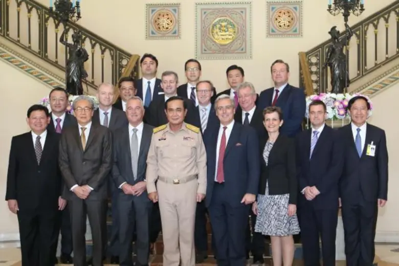 พลเอกประยุทธ์ จันทร์โอชา นายกรัฐมนตรี ให้...