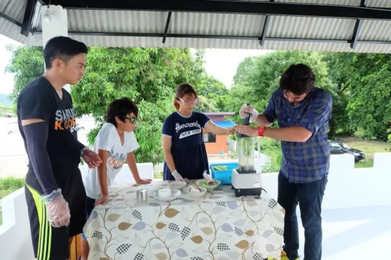 ทีวีไกด์: รายการ "สมุดโคจร On The Way" คู่ซี้ “จ๊อบ นิธิ - โกสินทร์” ตามล่าหาสิ่งมหัศจรรย์