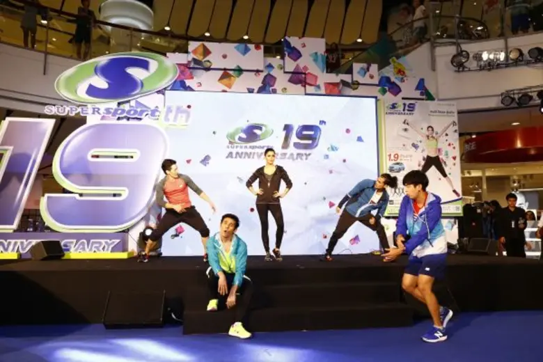 “ปู ไปรยา” นำทีมกองทัพเซเลบริตี้ร่วมฉลองครบรอบ 19 ปี พร้อมเชิญชวนทำบุญผ่านแคมเปญ Supersports19Jump”