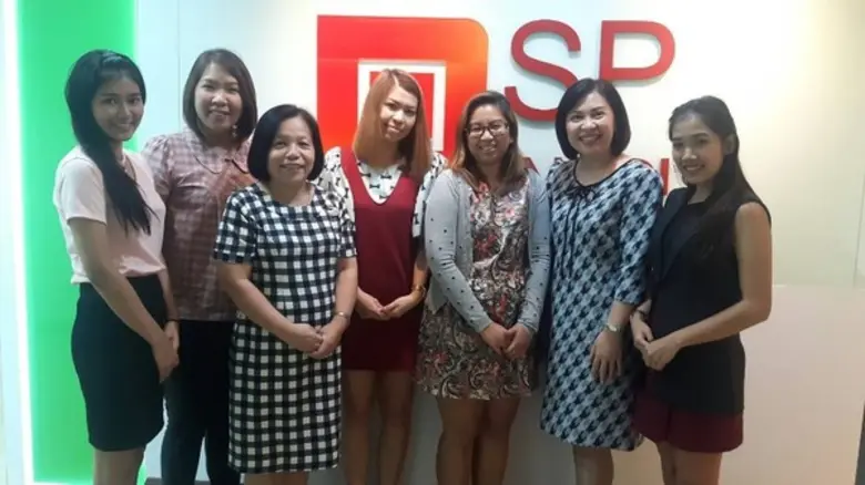 อาจารย์สุวรรณี รุ่งจตุรงค์ และผศ.ยุวดี เค...