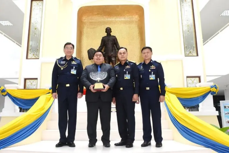 คุณสุเมธ งามเจริญ กรรมการผู้จัดการบริษัท ...