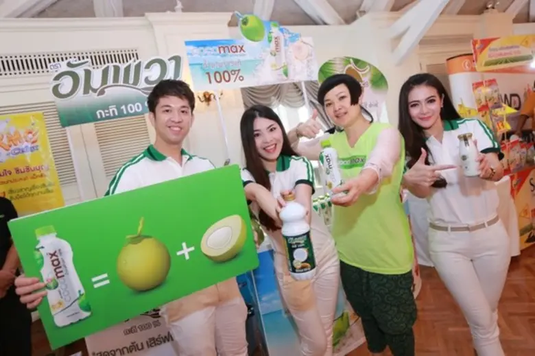 วาสนา จิระสุรเดช ผู้จัดการผลิตภัณฑ์น้ำมะพ...