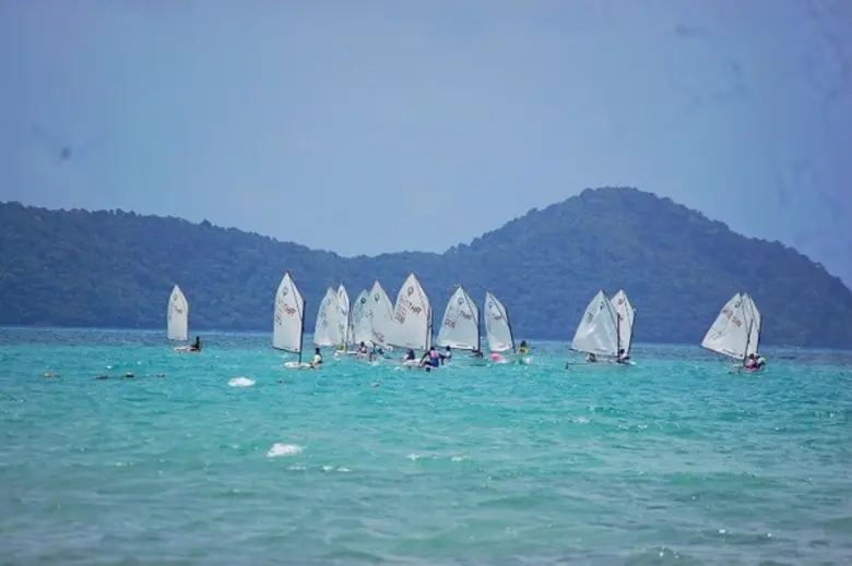 แล่นเรือใบเยาวชนภูเก็ตชนะเลิศประเภทออพติมิสต์และเลเซอร์ สนาม 2 รายการ “ภูเก็ต ดิงกี้ ซีรี่ส์ 2016”