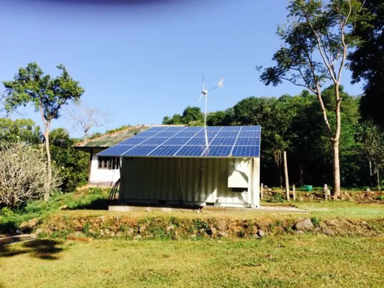 โครงการระบบผลิตไฟฟ้าแบบผสมผสานชนิดเคลื่อน...