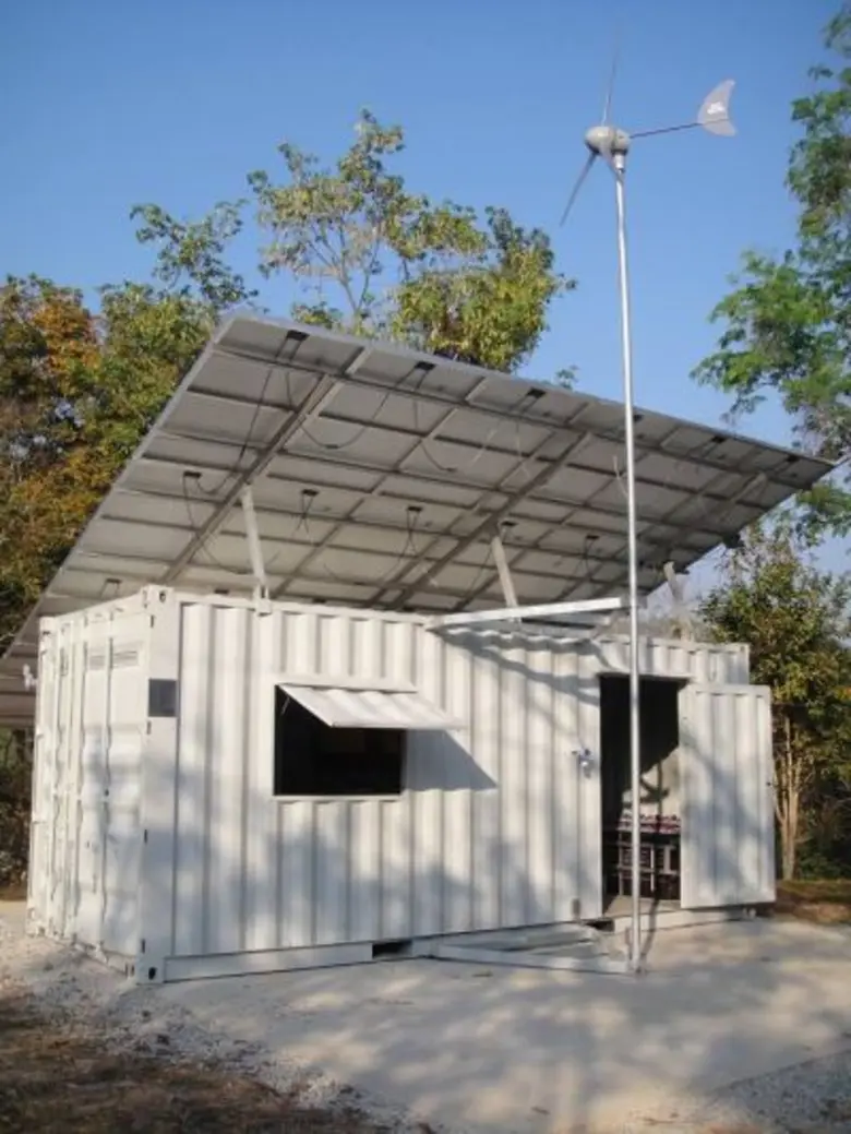 "ระบบผลิตไฟฟ้าผสมผสานเคลื่อนย้ายได้" ASEAN Energy Awards2016