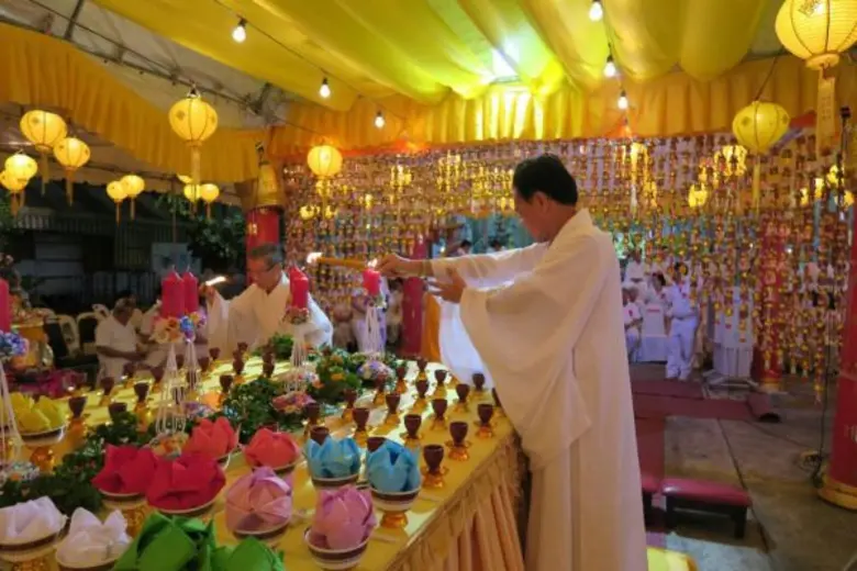 ตลาดยิ่งเจริญ ร่วมกับมูลนิธิโพธิภาวนาสงเค...