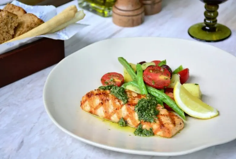 ห้องอาหารทีโอ มีโอ ณ โรงแรมอินเตอร์คอนติเ...