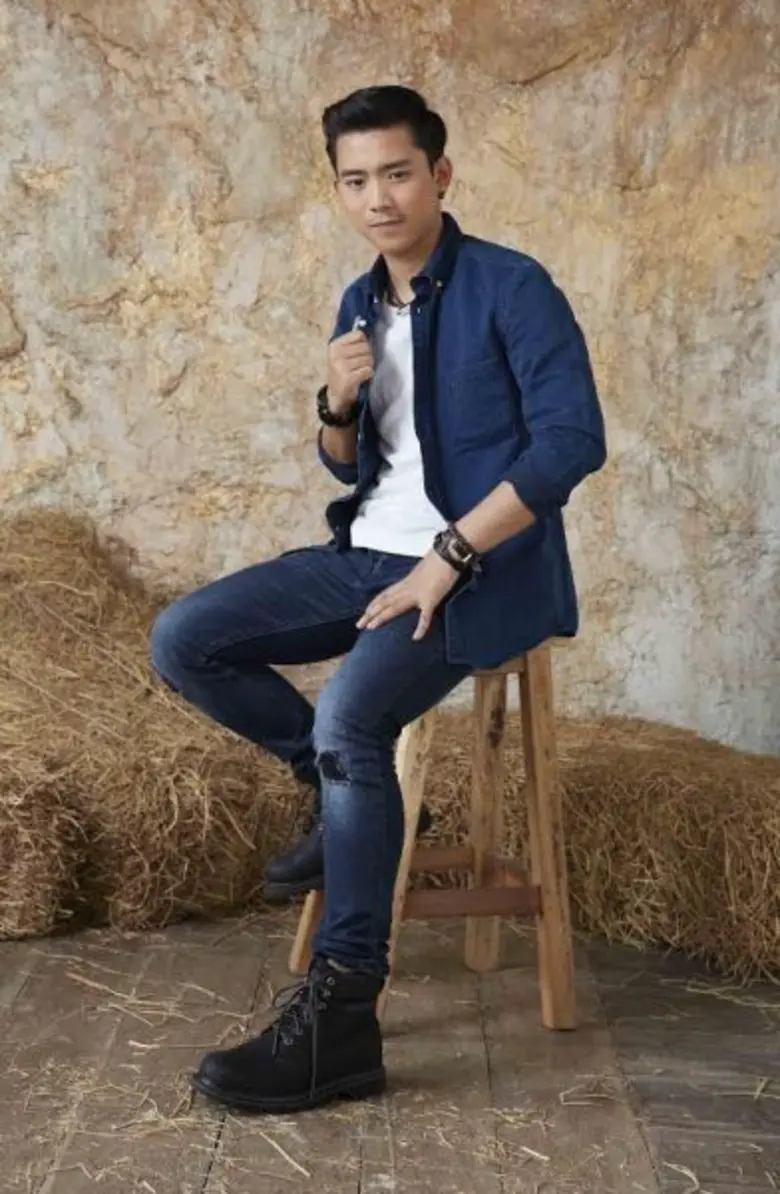 ไปร้องเพลงคอนเสิร์ตกลางแจ้งที่ อ.พนัสนิคม...