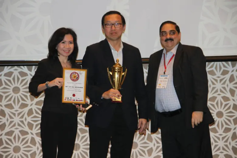 ด้วยความมุ่งมั่นเพื่อรักษาความเป็นเลิศทาง...