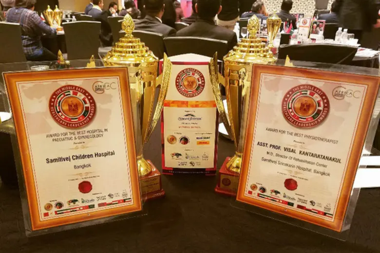 สมิติเวช รับ 2 รางวัล The Middle East Healthcare Leadership Awards เมืองดูไบ ประเทศสหรัฐอาหรับเอมิเรตส์