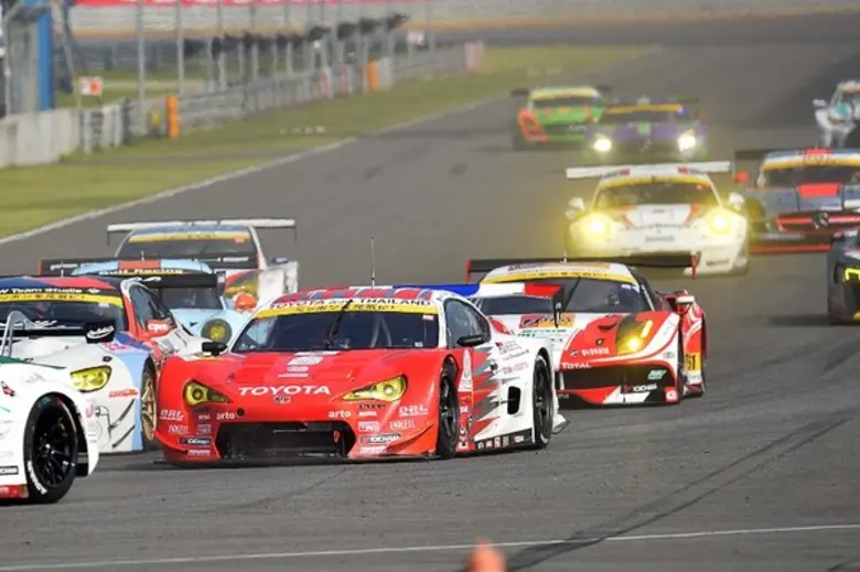 “ณัฐวุฒิ-ปิติ” ผนึกกำลังประกาศศักดิ์ศรีนักแข่งไทย ในศึก SUPER GT 2016 สนามบุรีรัมย์