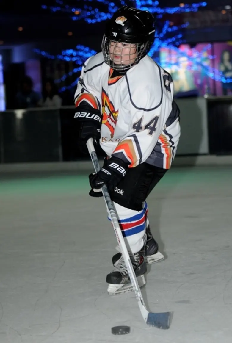 น้องภู อินทัช เชิญชมการแข่งขัน ไอซ์ ฮอกกี...