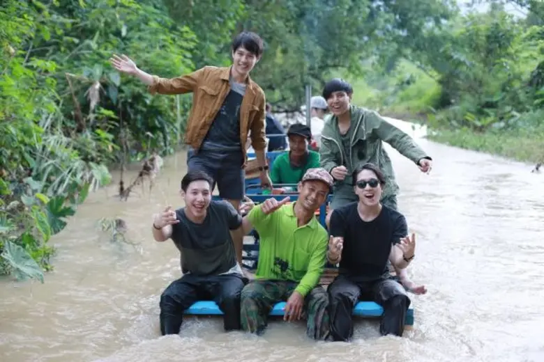 ทีวีไกด์: รายการ "โตแล้ว" “เฟย” ชอบพิธีกร “โตแล้ว” เผยตัวตนขาลุย ล่าสุดได้ล่องแก่งรถอีแต๊ก ที่ จ.อุดรธานี