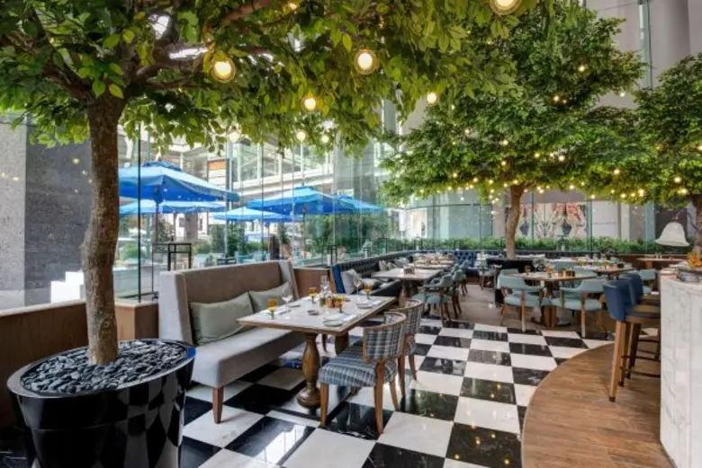 ห้องอาหารทีโอ มีโอ ณ โรงแรมอินเตอร์คอนติเ...