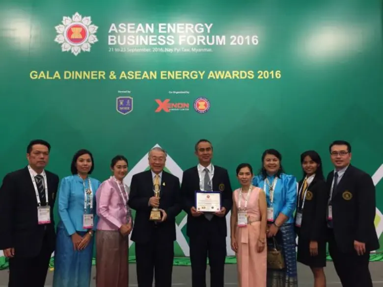 รศ.ดร.ประจักษ์ พุ่มวิเศษ อธิการบดีมหาวิทย...