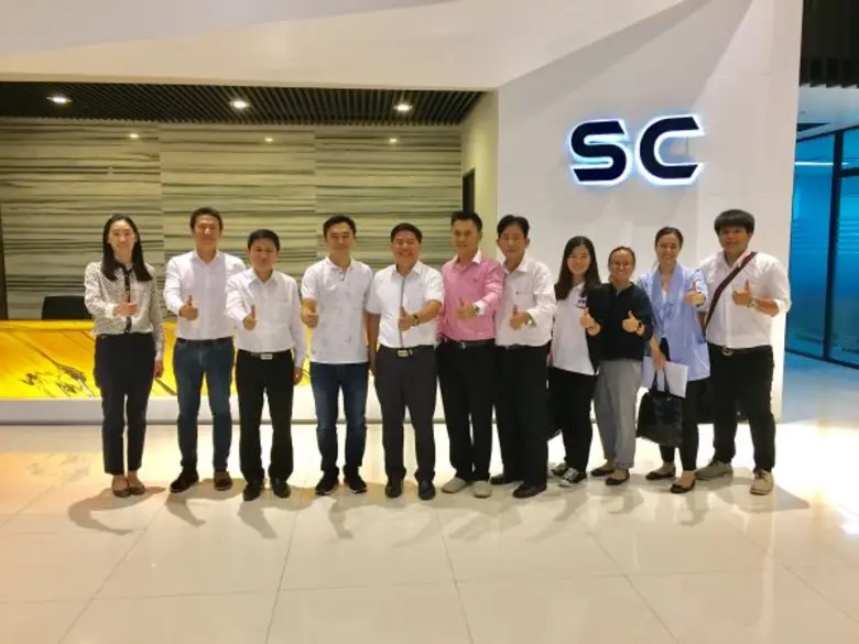 คุณวิเศษศักดิ์ ระเบียบพนา กรรมการผู้จัดการ (ที่ 4 จ...