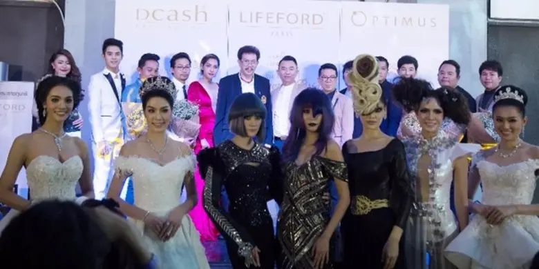 เบนซ์ จิรโรจน์ AF โชว์ในงานแถลงข่าวการประกวดแต่งหน้า-ทำผม-ทำสีผมชิงถ้วยพระราชทาน