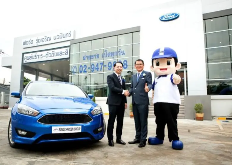 ฟอร์ด ประเทศไทย นำโดยนายณรงค์ สีตลายน (ซ้...