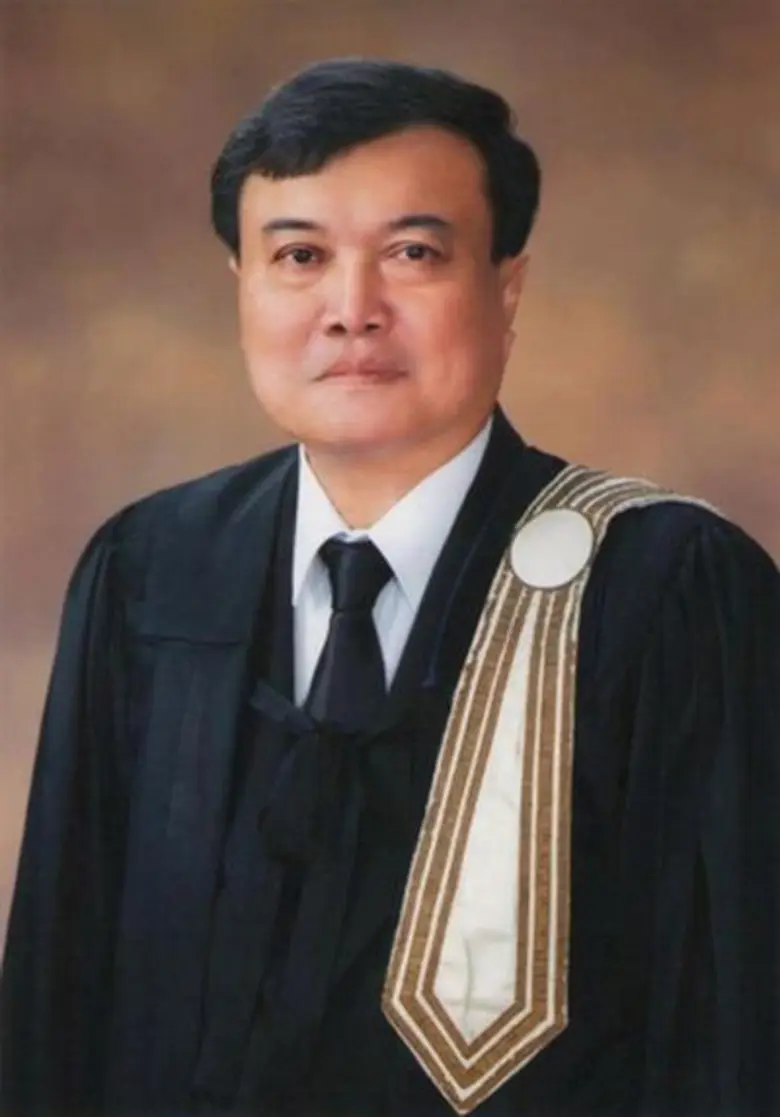 ว่าที่ร้อยตรี ดร.ถวัลย์ รุยาพร นายกสภาทนา...