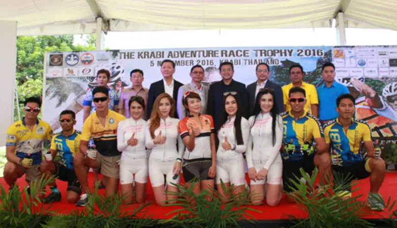 นายพินิจ บุญเลิศ ผู้ว่าราชการจังหวัดกระบี...