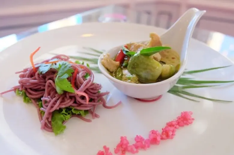 ภัตตาคารบลู เอเลเฟ่นท์ โดยเชฟนูรอ รังสรรค์เมนูสุขภาพ ภายใต้ชื่อ “GO PINK WITH CHEF NOOROR”