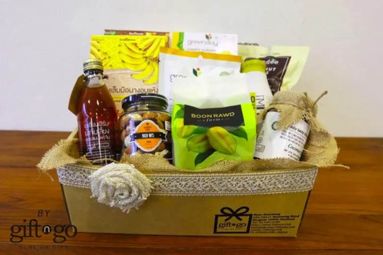 ทำบุญในวันออกพรรษา เลือกอะไรใส่สังฆทานดี ?