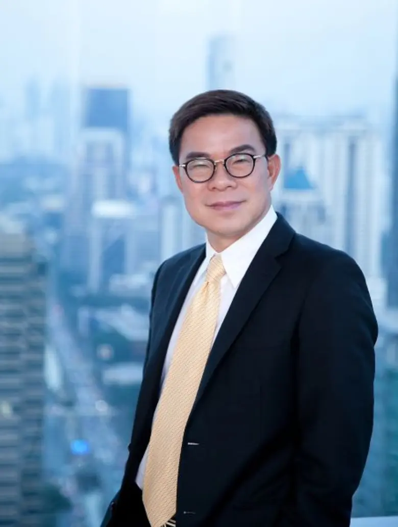 คุณปิง แสนผิน สุขี กรรมการผู้จัดการใหญ่ โ...