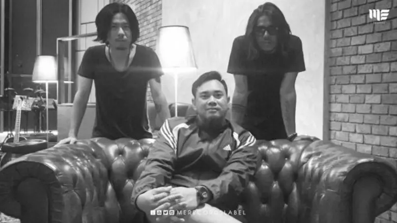 รู้แล้วแชร์ด่วน!!! ฟองเบียร์ แย้มความพิเศษซิงเกิลใหม่ แด๊กซ์ ร็อกไรเดอร์