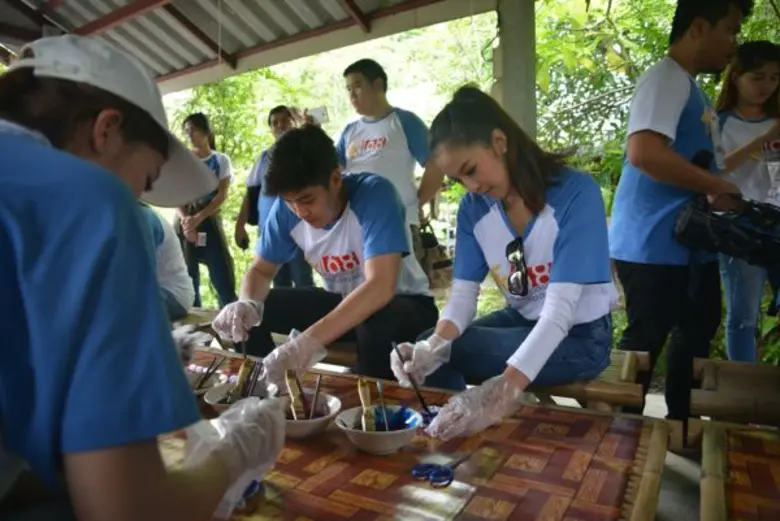 รายการ 168 ชั่วโมง ได้พาแฟนๆ รายการ 10 คร...