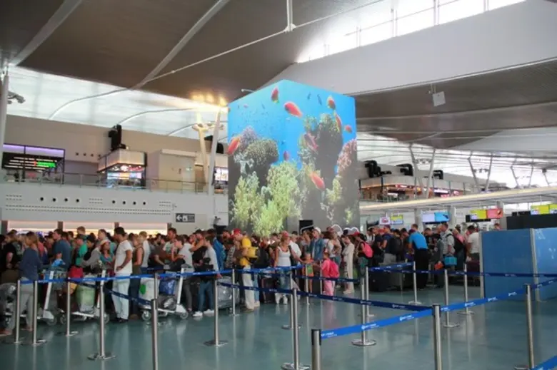 เปิดแล้ว Social Life Tower สื่อ LED Inter...