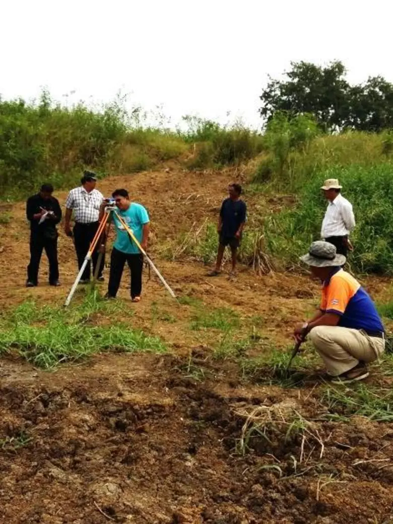ผู้อำนวยการศูนย์ ปภ.เขต 1 ปทุมธานี ลงพื้นที่ตรวจติดตามโครงการขุดลอกคลองลาดปลาเค้า