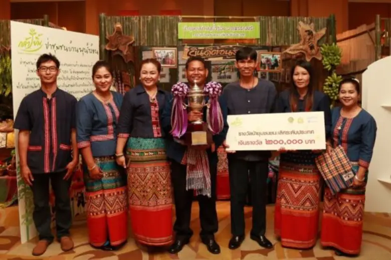 “ป่าชุมชนบ้านพุน้ำร้อน” สุดยอดป่าชุมชนระดับประเทศ ปี 2559 จากโครงการ “คนรักษ์ป่า ป่ารักชุมชน” ความร่วมมือระหว่างกรมป่าไม้ – ราชบุรีโฮลดิ้ง