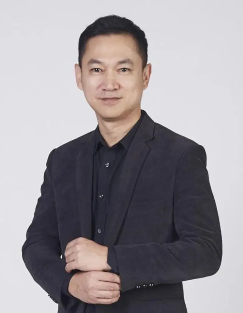 คุณเณร-ศุภชัย นิลวรรณ กรรมการผู้อำนวยการธ...