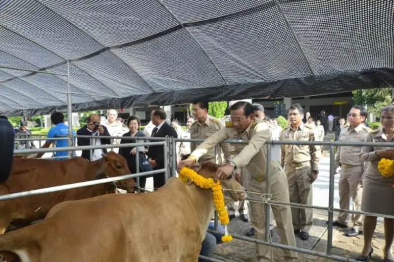 ก.เกษตรฯ ถวายความอาลัยและให้กำลังใจนักบินในหลวงฯ