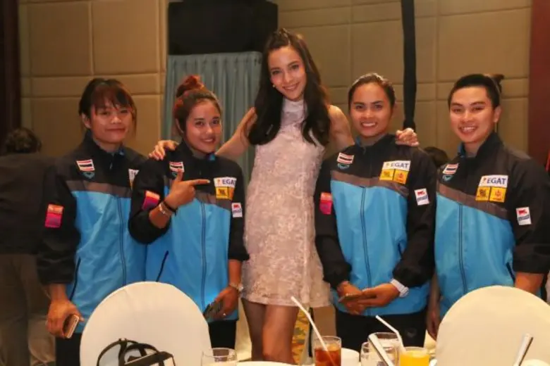 'กรีน-บิ๊กเอ็ม-แม็ค-พลอย’ แท็กทีมมอบความสุขแก่เหล่านักกีฬาทีมชาติไทย ในงาน '7 สี มอบกำลังใจ ฮีโร่โอลิมปิก - พาราลิมปิก 2016’