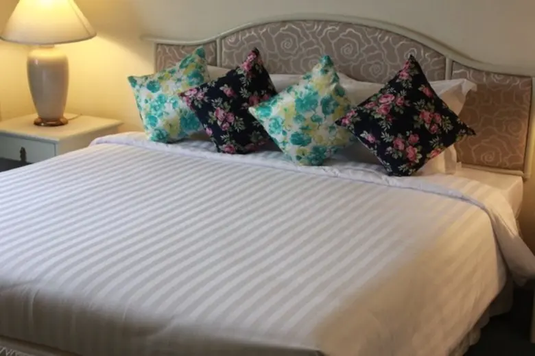 โรงแรมแกรนด์ ไชน่า ขอมอบราคาห้องพักสุดพิเศษสำหรับประชาชนชาวไทย ผู้ประสงค์จะร่วมที่ประสงค์จะเข้าร่วมถวายสักการะพระบรมศพพระบาทสมเด็จพระปรมินทรมหาภูมิพลอดุลยเดช