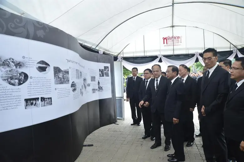 พลเอก ฉัตรชัย สาริกัลยะ รัฐมนตรีว่าการกระ...