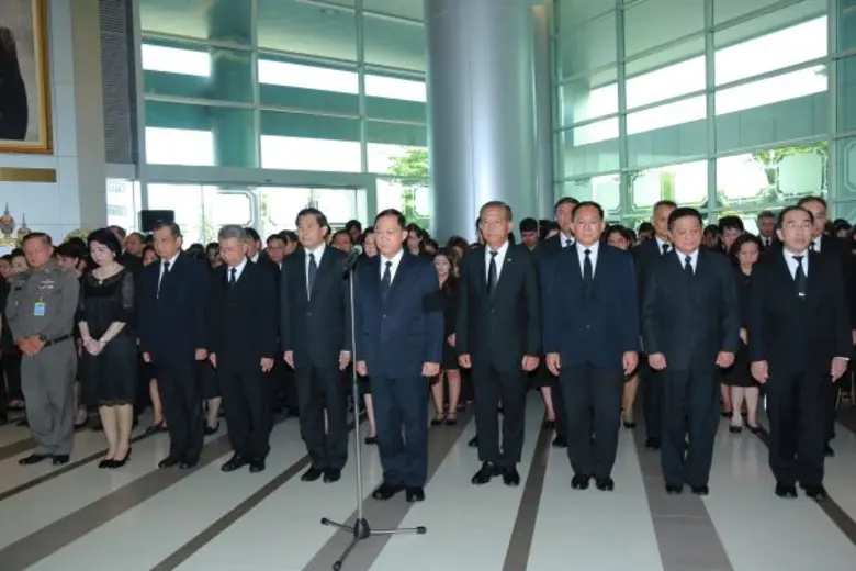 พม. จัดพิธีลงนามถวายอาลัยพระบาทสมเด็จพระเจ้าอยู่หัวในพระบรมโกศ