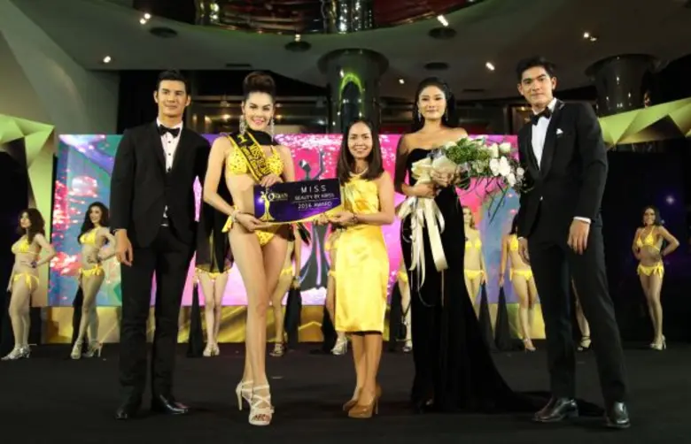 แนท-บุ๋ม ร่วมตัดสินสวยสุดทะลุจักรวาล บิวตี้ คว้ามง! มิสควีนออฟยูนิเวิร์ส บิวตี้ไทยแลนด์