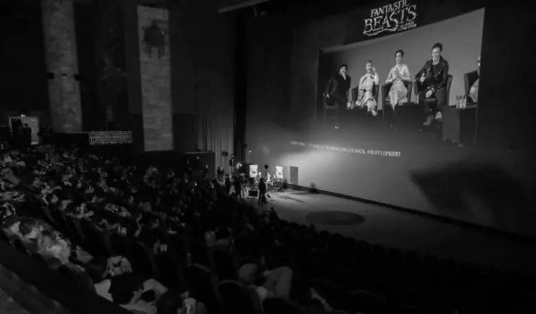 เจ.เค.โรว์ลิ่ง นำทีมร่วมงาน Fantastic Beasts - Global Fan Event with IMAX เหล่าสาวกร่วมงานคับคั่ง