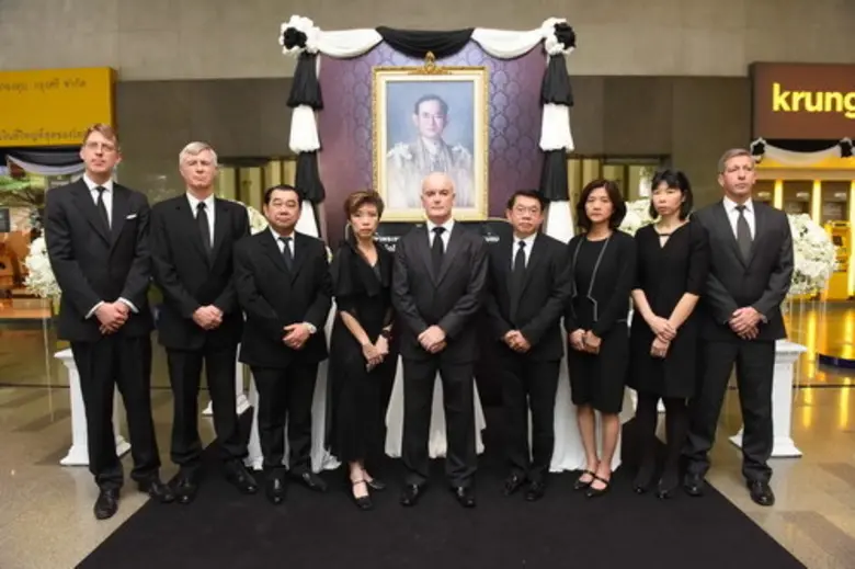 มร.ไบรอัน สมิธ กรรมการผู้จัดการใหญ่และประ...