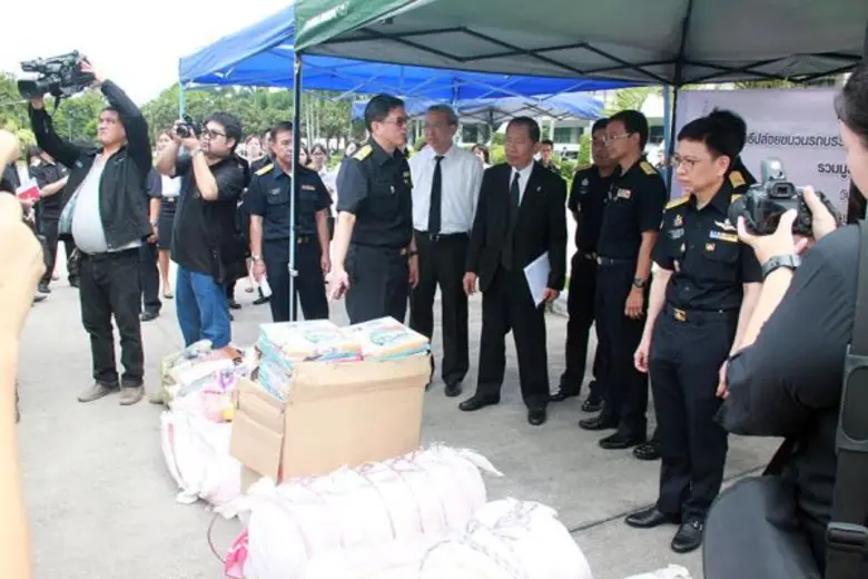 กรมศุลกากร แถลงข่าว พิธีปล่อยขบวนรถบรรทุก “สินค้าละเมิดทรัพย์สินทางปัญญา” เพื่อนำไปทำลาย รวมมูลค่าของกลาง 232 ล้านบาท