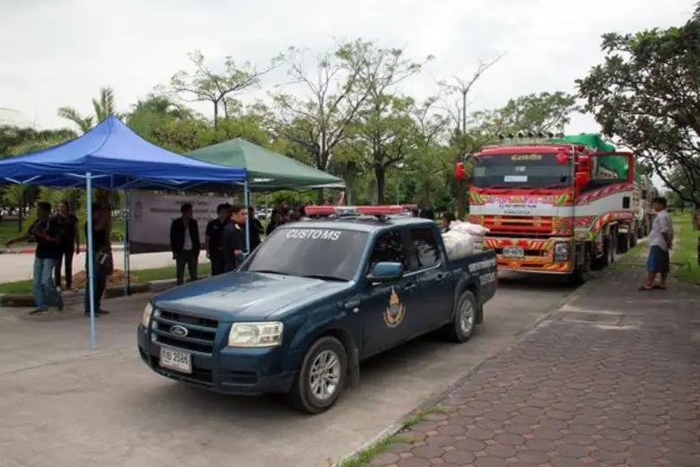 กรมศุลกากร แถลงข่าว พิธีปล่อยขบวนรถบรรทุก “สินค้าละเมิดทรัพย์สินทางปัญญา” เพื่อนำไปทำลาย รวมมูลค่าของกลาง 232 ล้านบาท