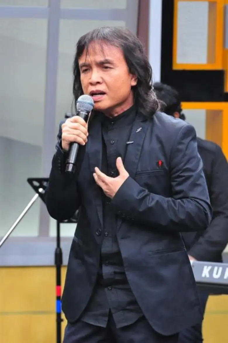 “ครูสลา” เผยแรงบันดาลใจแต่งเพลง “เล่าสู่หลานฟัง” ประเดิมเทปแรก “หัวใจเดียวกัน”