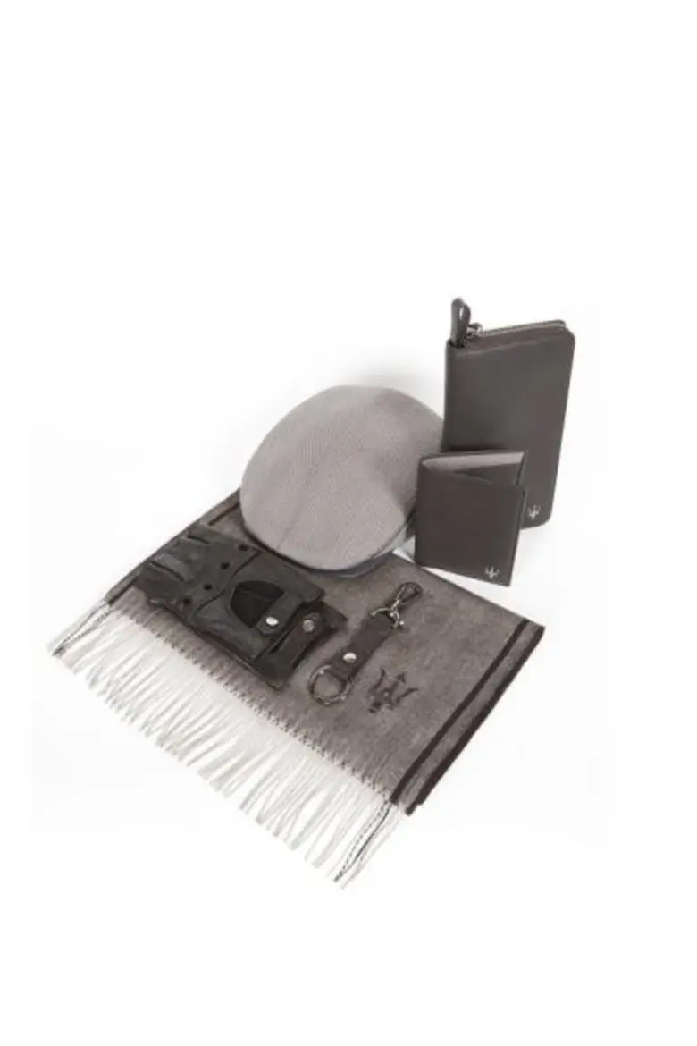 แอร์เมเนจิลโด เซนญ่า เปิดตัว “มาเซราติ แคปซูล คอลเลกชั่น Spring-Summer 2017”