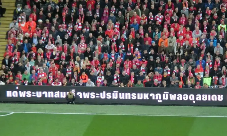 เรื่องราวนี้เกิดขึ้นจากการที่สโมสรลิเวอร์...