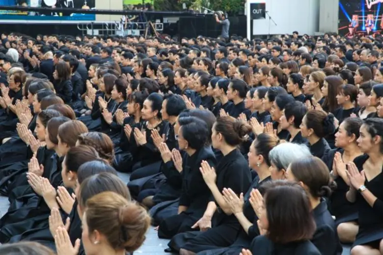 ไทยทีวีสีช่อง 3 ร่วมน้อมรำลึกถึงพระมหากรุณาธิคุณร่วมถวายอาลัยแด่พระบาทสมเด็จพระปรมินทรมหาภูมิพลอดุลยเดช