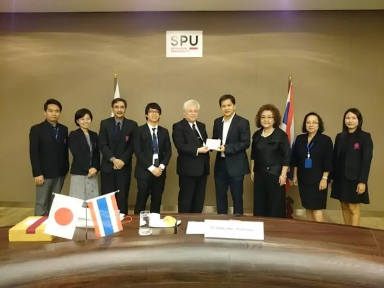 อ.จิณดา เตชะวณิช รองอธิการบดีด้านการต่างป...