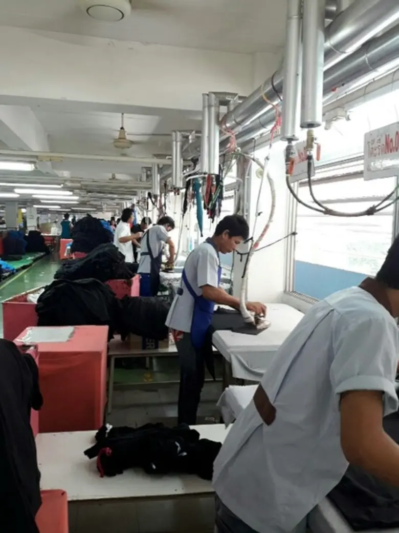 เทสโก้ โลตัส แจกเสื้อยืดสีดำ 55,000 ตัว 109 สาขาทั่วประเทศ ให้ลูกค้าและประชาชนสวมใส่เพื่อแสดงความไว้อาลัย