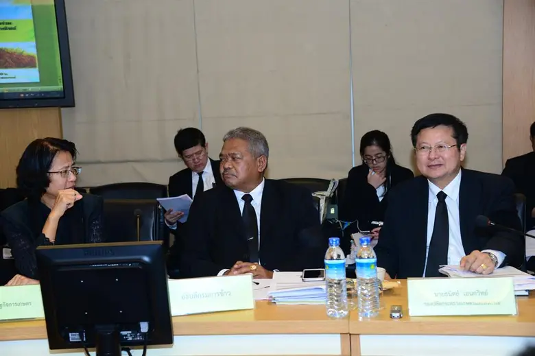 พลเอก ฉัตรชัย สาริกัลยะ รัฐมนตรีว่าการกระ...